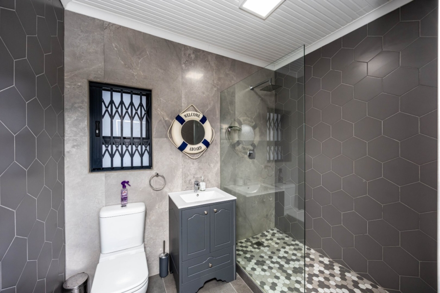 7 Bedroom Property for Sale in Cintsa East Eastern Cape